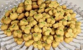 کارخانه شیرینی نخودچی خوشمزه در تبریز